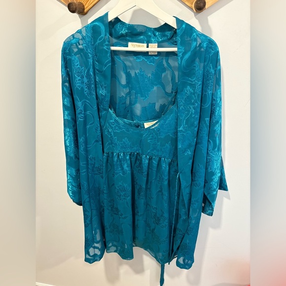 ⭐️ Vintage Victoria Secret- Robe & Cami Set - Small - Picture 1 of 11